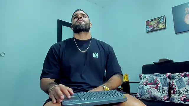 SamirHazard97 online show from October 2025 07:33:01 PM