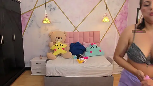 lizortiz online show from February 2025 12:33:02 PM