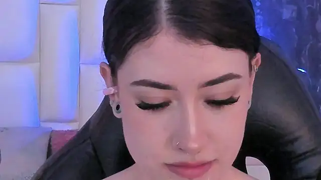 melody suarez online show from February 2025 11:03:02 PM