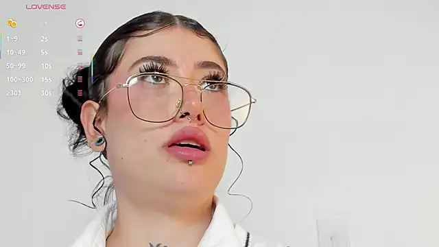 melody suarez online show from March 2025 02:07:02 AM