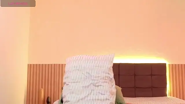 Snapshot of DIOSA-HOT chatting on November 2025 08:36:02 AM DIOSA-HOT online show from November 2025 08:36:02 AM