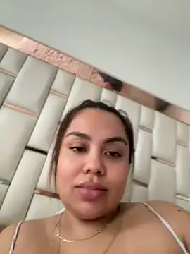 Snapshot of valeria2019hot chatting on April 2026 06:12:02 PM valeria2019hot online show from April 2026 06:12:02 PM