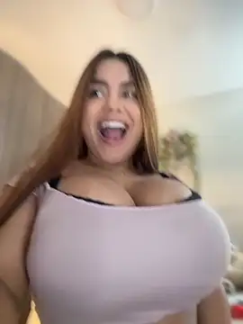 Snapshot of valeria2019hot chatting on April 2026 04:33:01 PM valeria2019hot online show from April 2026 04:33:01 PM