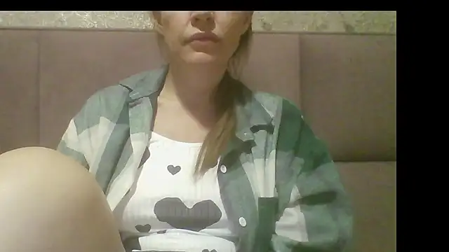 Snapshot of Sladkiegubki chatting on October 2025 02:55:01 AM Sladkiegubki online show from October 2025 02:55:01 AM