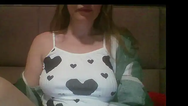 Snapshot of Sladkiegubki chatting on October 2025 10:00:01 PM Sladkiegubki online show from October 2025 10:00:01 PM