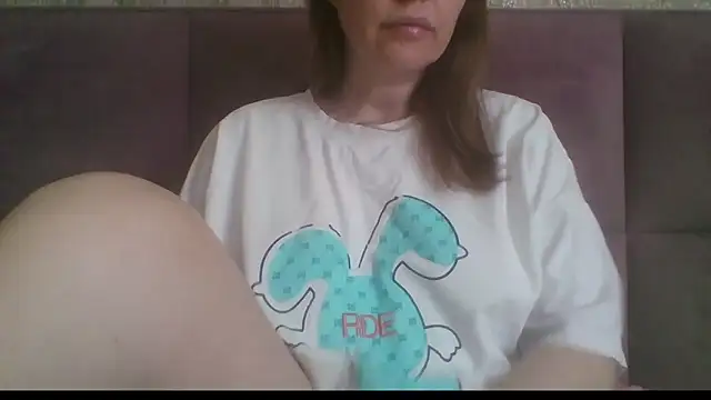 Snapshot of Sladkiegubki chatting on April 2026 08:01:01 AM Sladkiegubki online show from April 2026 08:01:01 AM