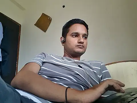 Jonrobinso online show from October 2025 05:27:01 AM