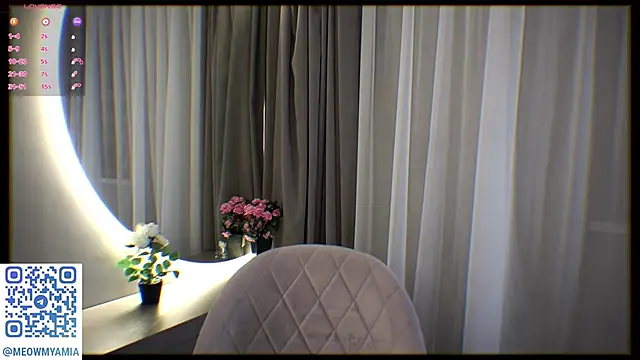 Snapshot of EvelyynLopez chatting on December 2024 05:08:01 PM EvelyynLopez online show from December 2024 05:08:01 PM