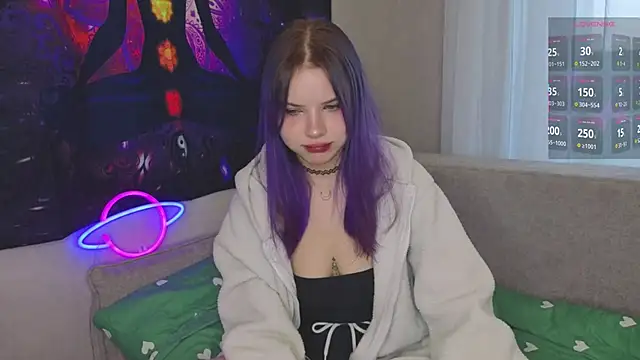 Snapshot of EvelyynLopez chatting on September 2025 04:05:02 AM EvelyynLopez online show from September 2025 04:05:02 AM