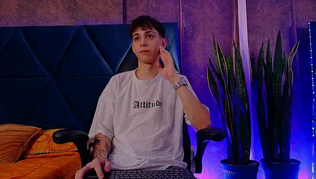 Lion Foster01 online show from December 2025 09:34:02 PM