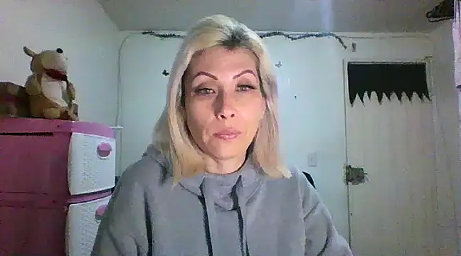 Snapshot of alixia81 chatting on December 2024 09:23:01 AM alixia81 online show from December 2024 09:23:01 AM