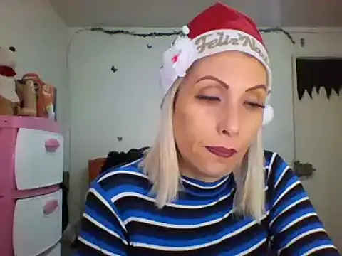 Snapshot of alixia81 chatting on December 2024 12:01:02 PM alixia81 online show from December 2024 12:01:02 PM