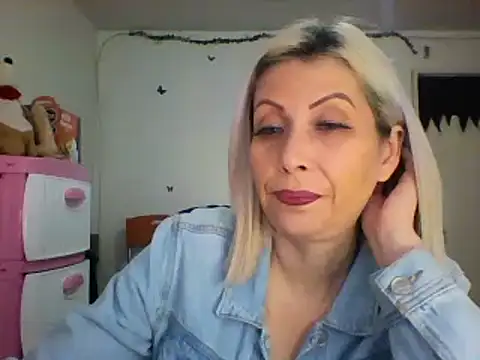Snapshot of alixia81 chatting on December 2024 12:06:01 PM alixia81 online show from December 2024 12:06:01 PM