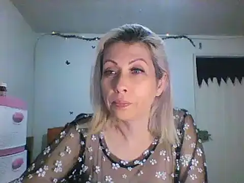 Snapshot of alixia81 chatting on December 2024 09:17:02 AM alixia81 online show from December 2024 09:17:02 AM