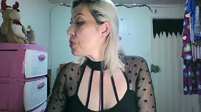 Snapshot of alixia81 chatting on January 2025 01:59:01 AM alixia81 online show from January 2025 01:59:01 AM