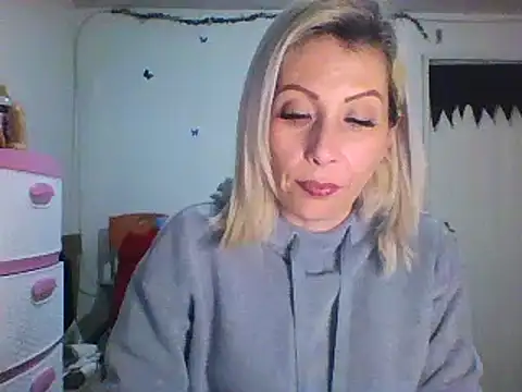 Snapshot of alixia81 chatting on January 2025 02:22:02 AM alixia81 online show from January 2025 02:22:02 AM
