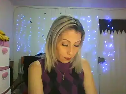 Snapshot of alixia81 chatting on February 2025 12:17:02 AM alixia81 online show from February 2025 12:17:02 AM