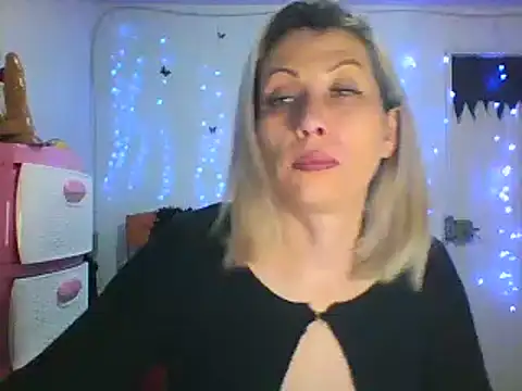 Snapshot of alixia81 chatting on February 2025 02:44:02 AM alixia81 online show from February 2025 02:44:02 AM