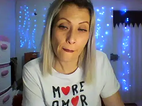 Snapshot of alixia81 chatting on March 2025 02:27:02 AM alixia81 online show from March 2025 02:27:02 AM