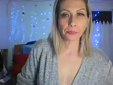 Snapshot of alixia81 chatting on March 2025 01:32:02 AM alixia81 online show from March 2025 01:32:02 AM