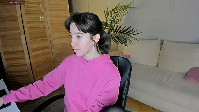 Belle Via online show from February 2025 02:20:01 AM