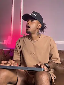 Snapshot of AaronCruz_ chatting on January 2025 02:22:01 PM AaronCruz online show from January 2025 02:22:01 PM