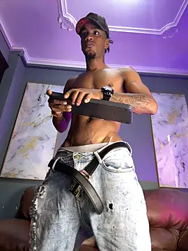 Snapshot of AaronCruz_ chatting on January 2025 08:33:01 PM AaronCruz online show from January 2025 08:33:01 PM