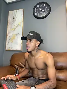 Snapshot of AaronCruz_ chatting on January 2025 07:46:01 PM AaronCruz online show from January 2025 07:46:01 PM