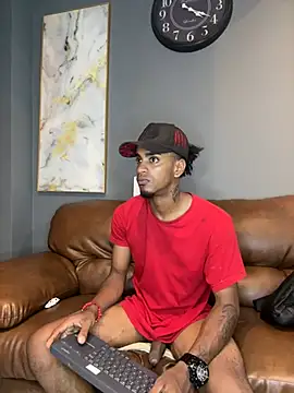 Snapshot of AaronCruz_ chatting on January 2025 07:18:02 PM AaronCruz online show from January 2025 07:18:02 PM