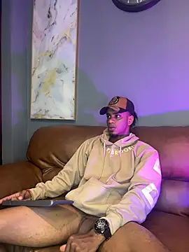 Snapshot of AaronCruz_ chatting on February 2025 07:23:02 PM AaronCruz online show from February 2025 07:23:02 PM