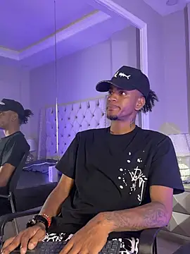 Snapshot of AaronCruz_ chatting on February 2025 07:38:02 PM AaronCruz online show from February 2025 07:38:02 PM