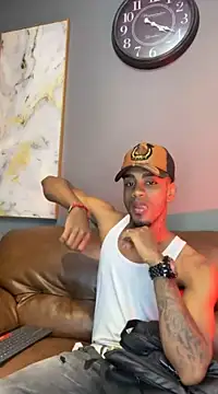 Snapshot of AaronCruz_ chatting on February 2025 01:15:02 PM AaronCruz online show from February 2025 01:15:02 PM