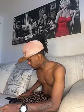 Snapshot of AaronCruz_ chatting on February 2025 04:37:01 AM AaronCruz online show from February 2025 04:37:01 AM