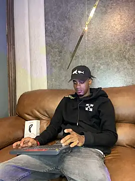 Snapshot of AaronCruz_ chatting on February 2025 12:49:02 PM AaronCruz online show from February 2025 12:49:02 PM