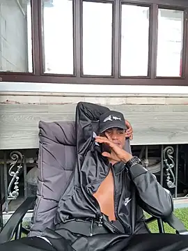 Snapshot of AaronCruz_ chatting on February 2025 07:32:02 PM AaronCruz online show from February 2025 07:32:02 PM