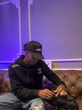 Snapshot of AaronCruz_ chatting on February 2025 12:34:01 PM AaronCruz online show from February 2025 12:34:01 PM