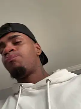 Snapshot of AaronCruz_ chatting on March 2025 07:18:01 PM AaronCruz online show from March 2025 07:18:01 PM