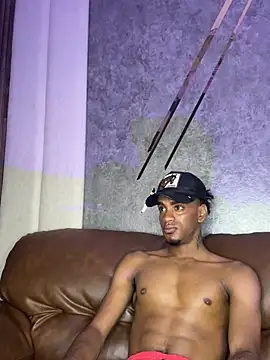 Snapshot of AaronCruz_ chatting on March 2025 08:28:01 PM AaronCruz online show from March 2025 08:28:01 PM