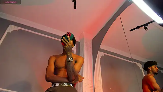 Snapshot of AaronCruz_ chatting on September 2025 01:22:02 PM AaronCruz online show from September 2025 01:22:02 PM