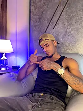 Snapshot of AaronCruz_ chatting on September 2025 01:02:01 PM AaronCruz online show from September 2025 01:02:01 PM