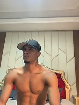 AaronCruz  online show from November 2025 10:01:02 PM