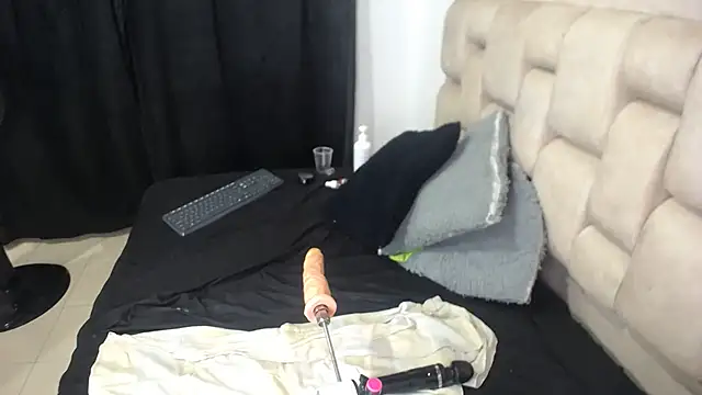 Roxy-Smith online show from January 2025 03:55:02 AM