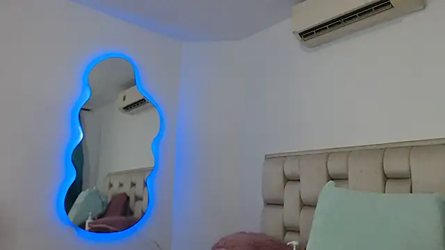 Roxy-Smith online show from December 2025 10:59:02 PM