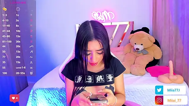 Snapshot of Miia77_ chatting on September 2025 02:13:02 AM Miia77  online show from September 2025 02:13:02 AM