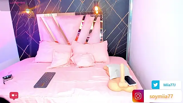 Snapshot of Miia77_ chatting on March 2026 02:26:01 AM Miia77 online show from March 2026 02:26:01 AM