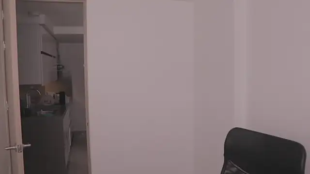 Snapshot of Tony_Hoffa chatting on November 2025 08:42:02 PM Tony Hoffa online show from November 2025 08:42:02 PM