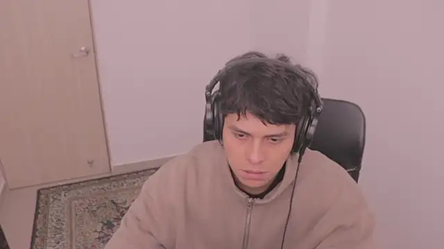 Snapshot of Tony_Hoffa chatting on November 2025 03:11:02 PM Tony Hoffa online show from November 2025 03:11:02 PM