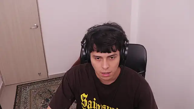 Snapshot of Tony_Hoffa chatting on November 2025 04:34:02 PM Tony Hoffa online show from November 2025 04:34:02 PM