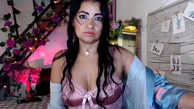Snapshot of luna_sky83 chatting on June 2026 11:58:01 AM luna sky83 online show from June 2026 11:58:01 AM