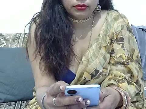 Snapshot of mishi_kaur chatting on January 2025 10:23:02 AM mishi kaur online show from January 2025 10:23:02 AM